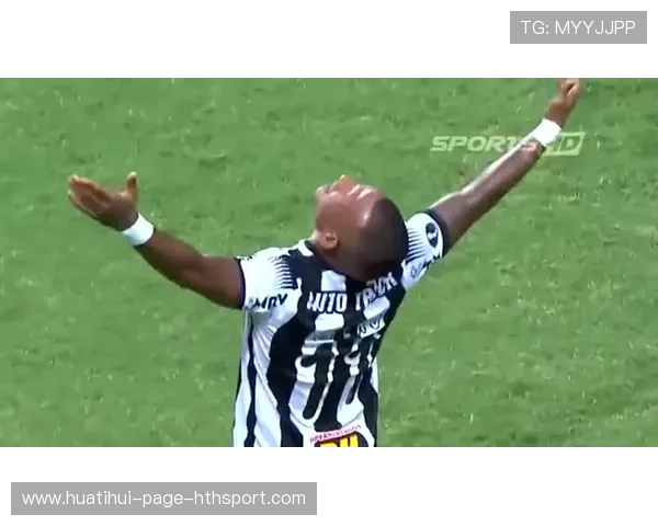 足球少年世界波直挂死角,裁判都看愣了 足球少年世界波直挂死角,裁判都看愣了