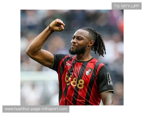 利物浦后场组织稳定，攻防两端兼顾，在利物浦效力过的后卫