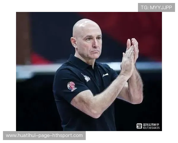 囧帅私下给球员开“心理课”，球队气氛大变